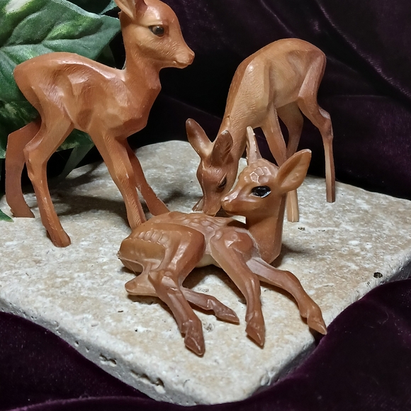 3 Vintage 1960s Small Hard Plastic Deer Made In Hong Kong - Picture 5 of 5
